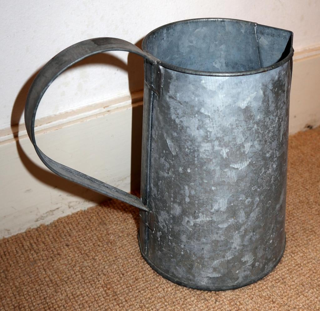 Waterkan van metaal, Ophalen