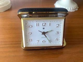 Hema reiswekker klok alarm travel wekker tafelklok Germany, Witgoed en Apparatuur, Wekkers, Ophalen, Zo goed als nieuw, Analoog
