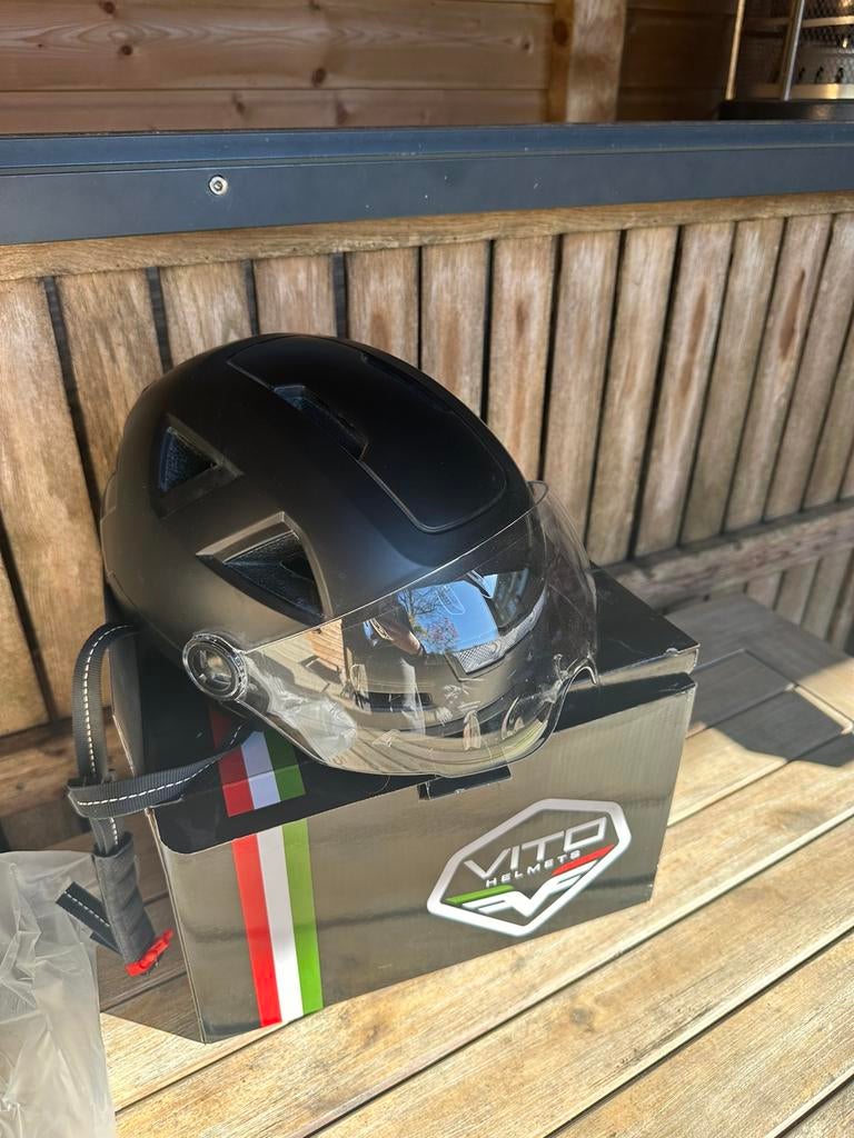 Vito helm met vizier s/m, Fietsen en Brommers, Brommerhelmen, Ophalen of Verzenden, Zo goed als nieuw, Medium