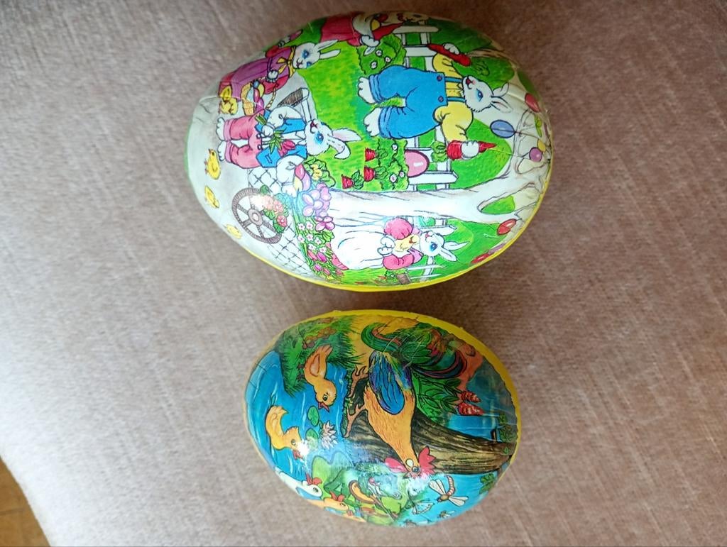 2 vintage paaseieren van papier mache, paas eieren, Ophalen