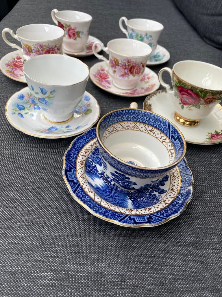 Verzameling kop en schotels, Gebruikt, Ophalen of Verzenden, Overige stijlen, Kop(pen) en/of Schotel(s)