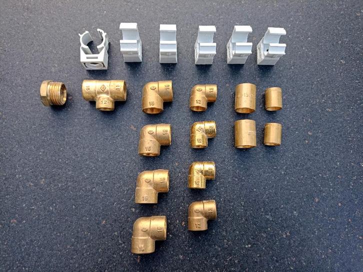 Diverse messing soldeerfittingen en clickzadels z.g.a.n., Doe-het-zelf en Verbouw, Sanitair, Zo goed als nieuw, Overige typen