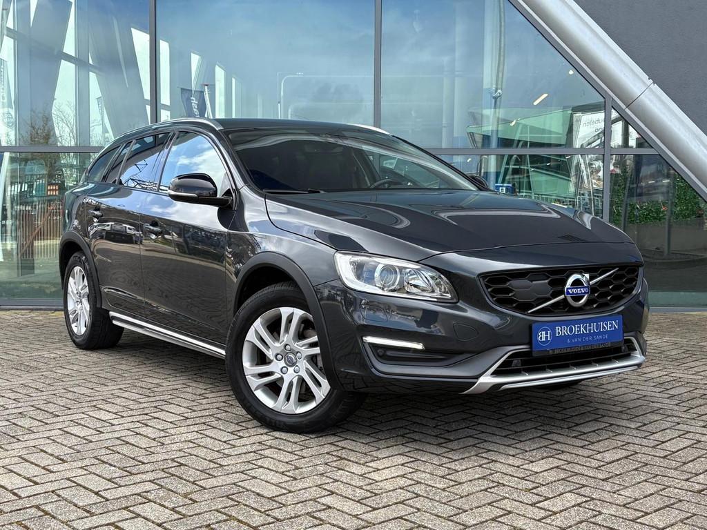 Volvo V60 Cross Country 2.0 D4 Momentum 190pk Automaat / Cam, Auto's, 1969 cc, Diesel, 22 km/l, Zilver of Grijs