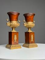 Mahonie vazen 19e eeuw, Ophalen