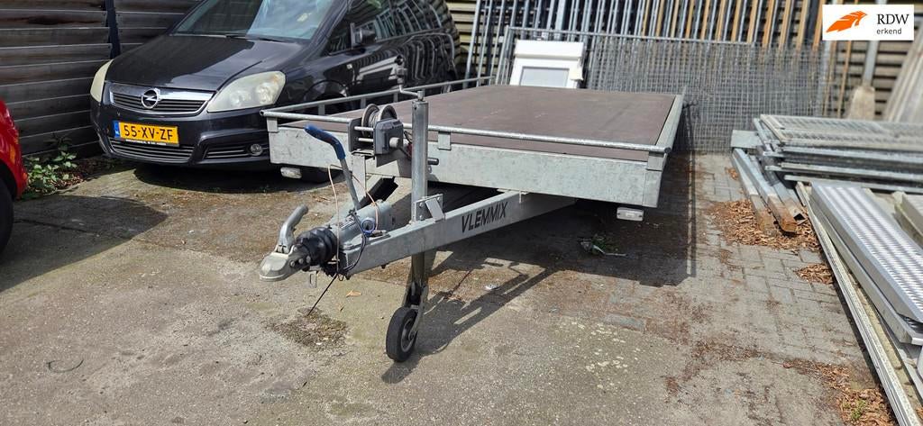 Vlemmix PLATEAUWAGEN VPK, AUTOBEDRIJF PELZER, Gebruikt, Pelzer.autos@hetnet.nl, De Hulst 17 a
5807EW  Oostrum, NL