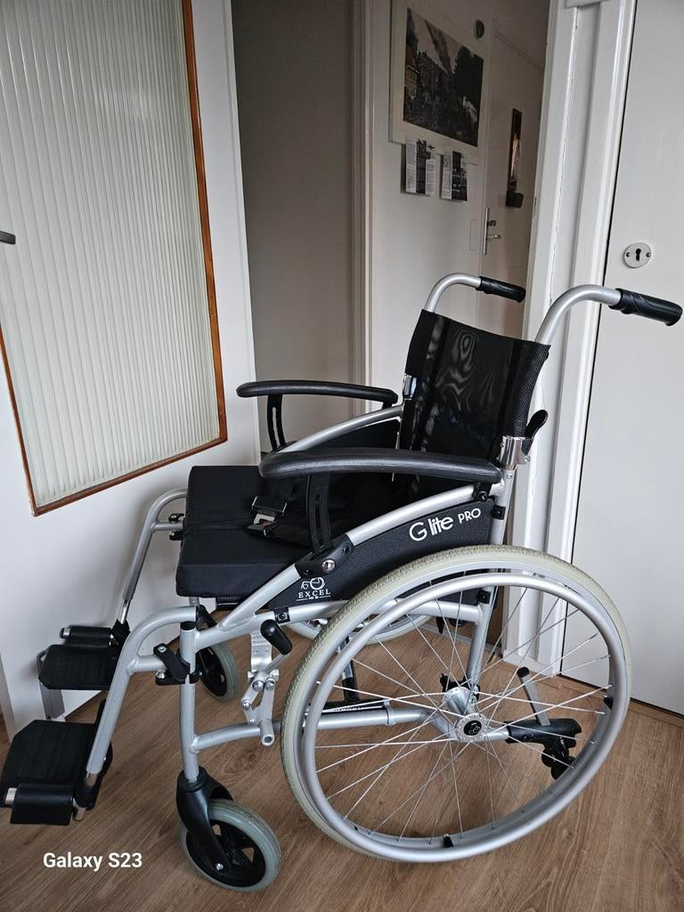 TE KOOP Z.G.A.N ( OPVOUWBARE) LICHTGEWICHT ROLSTOEL, Diversen, Rolstoelen, Ophalen of Verzenden, Duwrolstoel