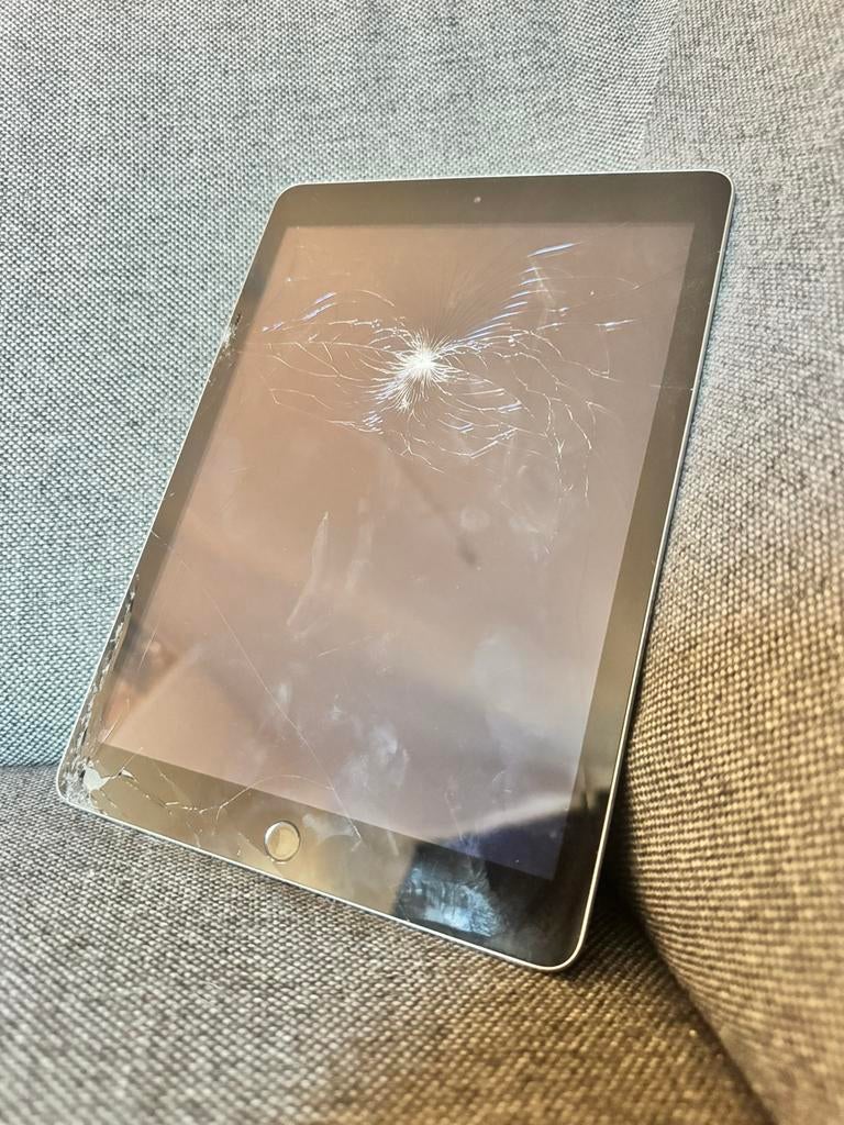 Ipad 5e generatie., Ophalen, Zo goed als nieuw