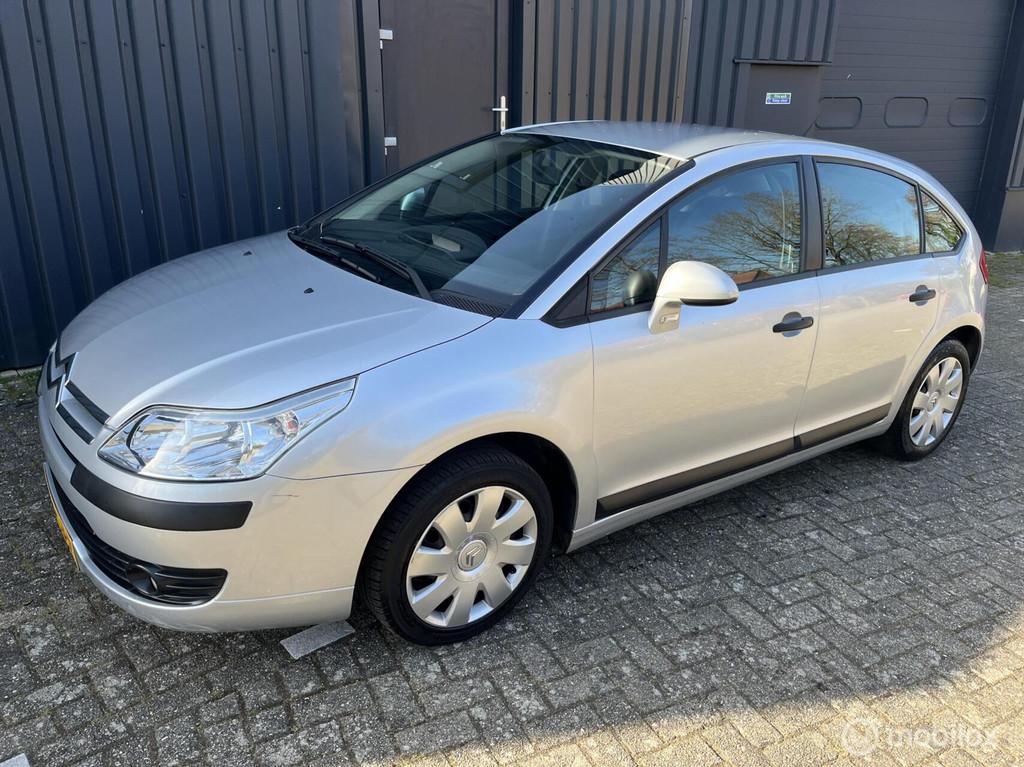 Citroen C4 1.6-16V Ligne Prestige Airco, Auto's, Voorwielaandrijving, Metallic lak, Gebruikt, 4 cilinders