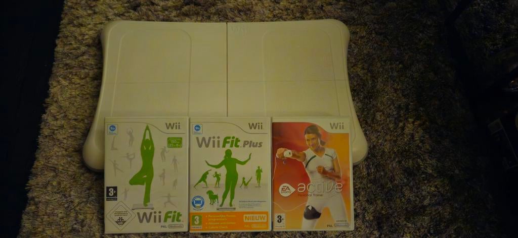 Wii Balance Board + Wii Fit + Wii Fit Plus + EA Active, Spelcomputers en Games, Ophalen