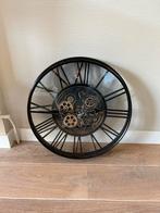 Industriële Klok met Draaiende Tandwielen - Zwart Metaal, Ophalen of Verzenden, Zo goed als nieuw, Wandklok