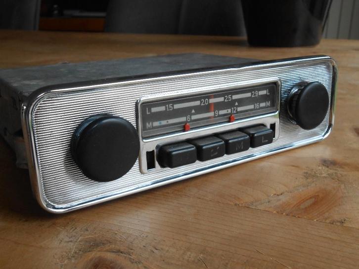 blaupunkt wolfsburg 12v oldtimer radio chroom frontje!, Auto diversen, Autoradio's, Gebruikt, Ophalen of Verzenden