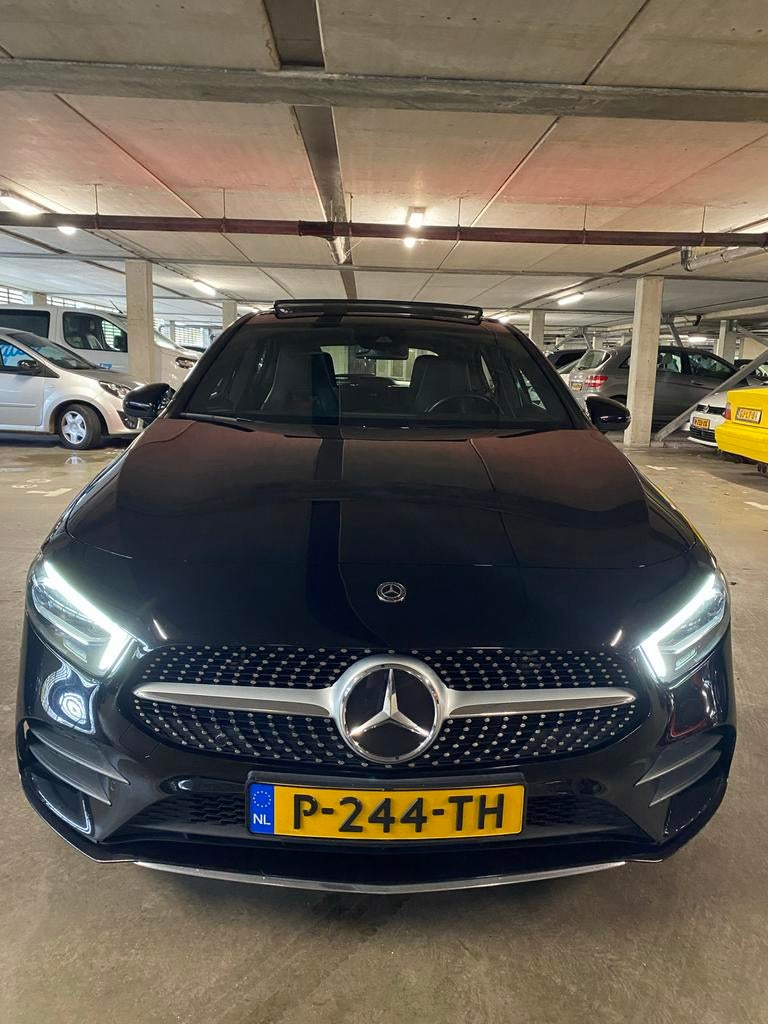 A-Klasse 200 BJ2019 AMG Premium Plus pakket | MEMORY SEATS, Auto's, Mercedes-Benz, 4 cilinders, Particulier, 1600 kg, 685 kg