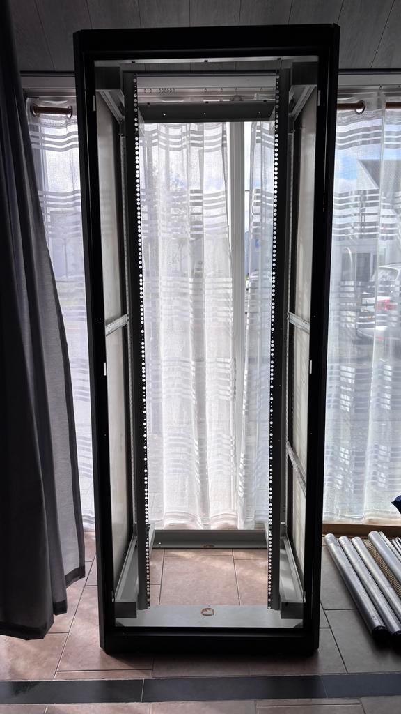 Stalen 19 inch serverkast / patchkast, Ophalen, Gebruikt