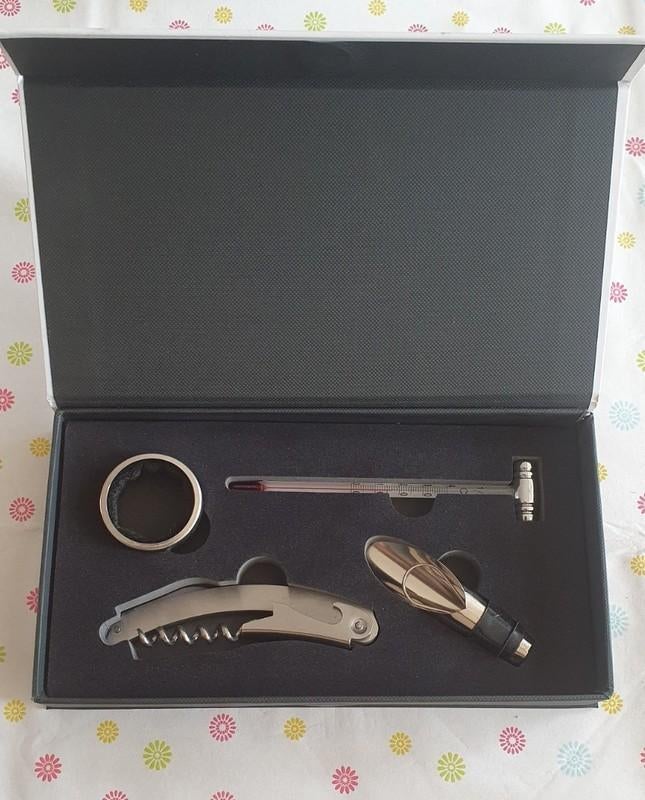 Excellent houseware wijnset 4-delig nieuw, Overige typen, Ophalen of Verzenden, Metaal, Nieuw