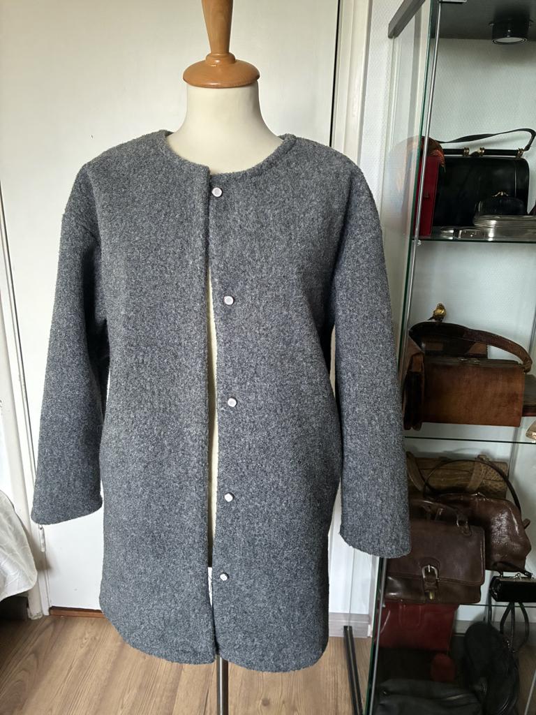 AIYISHANGFUSHI grijze lange blazer maat 40, Kleding | Dames, Maat 38/40 (M), Ophalen of Verzenden, Zo goed als nieuw, Jasje