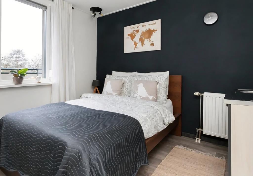 Ikea Malm bed 140x200 bruin met nachtkastje en lattenbodem, Huis en Inrichting, Ophalen, Gebruikt, Bruin, Tweepersoons