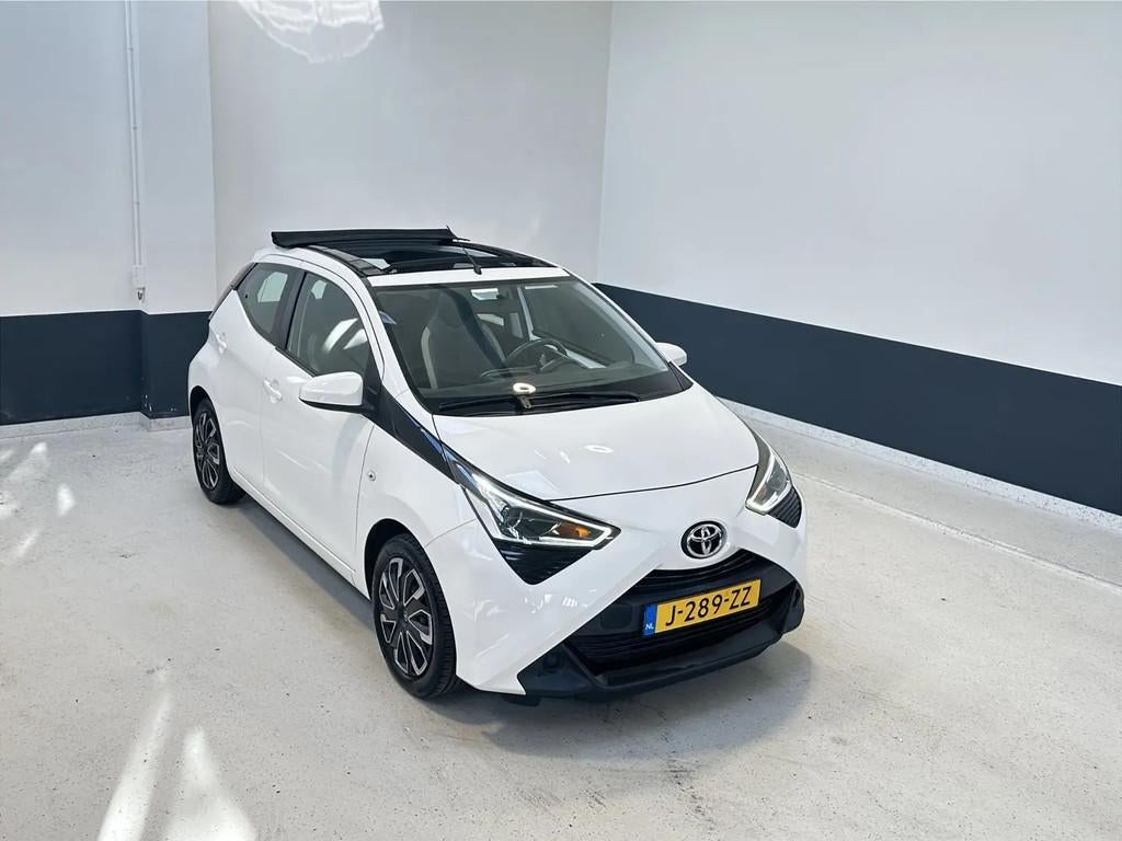 Toyota Aygo 1.0 VVT-i x-play cabrio | Apple Car € 11.749,0, Stof, Gebruikt, 4 stoelen, Start-stop-systeem