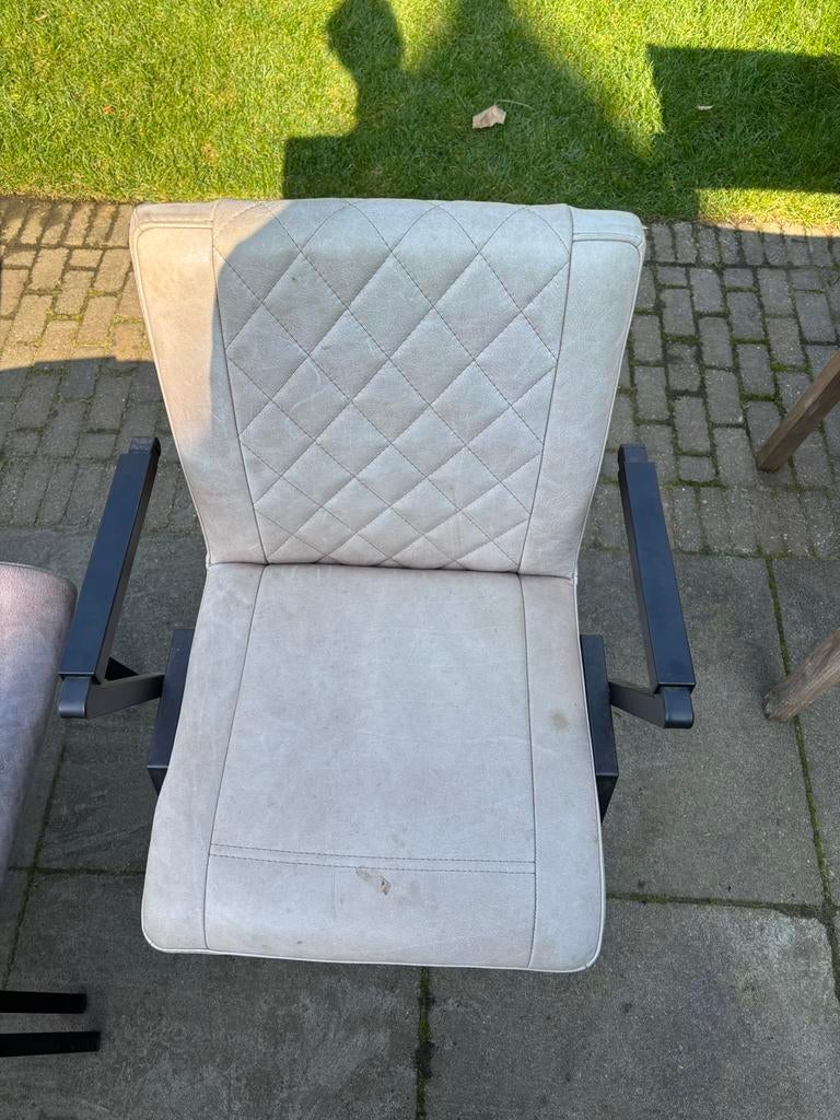 8 eetkamerstoelen gratis af te halen, Huis en Inrichting, Ophalen, Gebruikt, Leer, Grijs