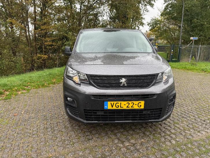 Peugeot Partner 1.5 Bluehdi 100pk 650kg 3-zits 2020 Grijs, Auto's, Bestelauto's, Bedrijf, Airbags, Airconditioning, Apple Carplay