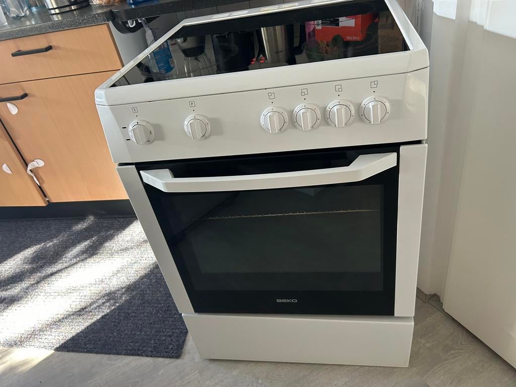 Beko keramisch fornuis met oven, Ophalen, Hete lucht, Keramisch, 4 kookzones