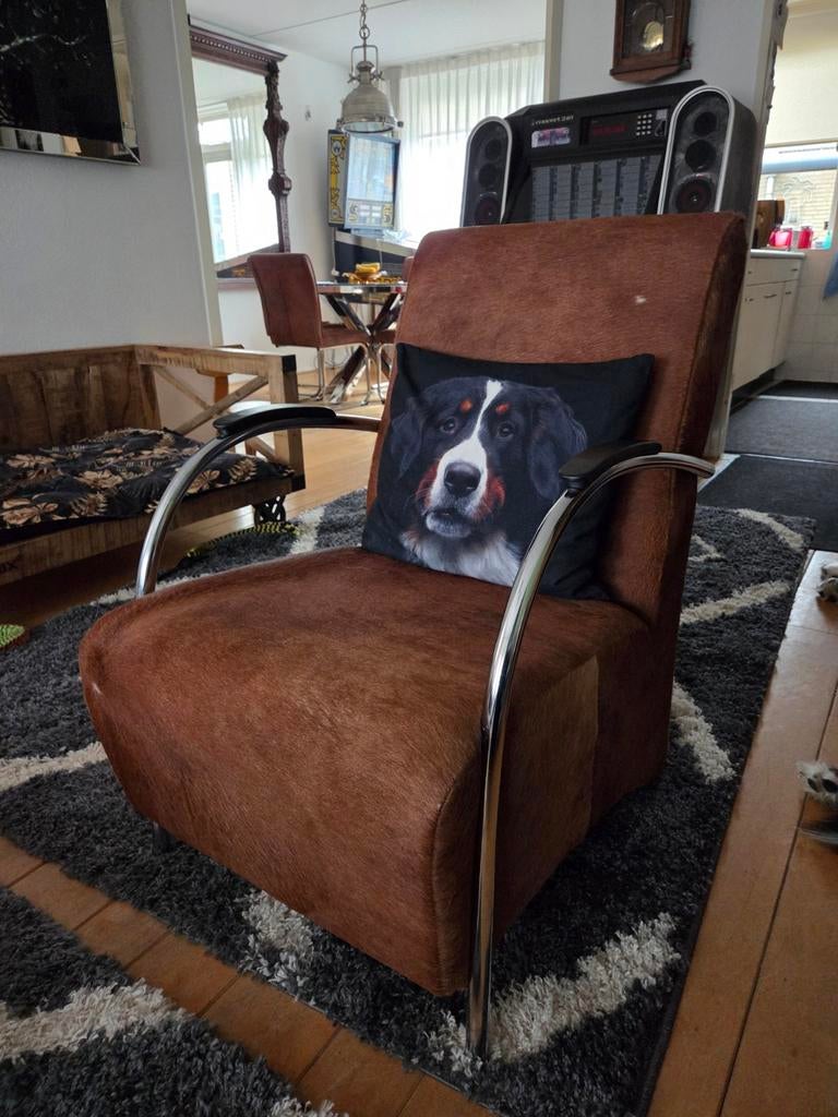 Fijne relax stoel van echt koeienhuid met mooi chroom, Antiek en Kunst, Antiek | Meubels | Stoelen en Banken, Ophalen