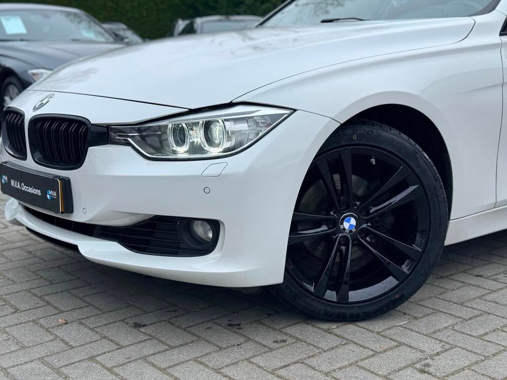 BMW 3-serie Touring 320i High Executive|Ketting vervangen|Tr, Auto's, Automaat, Achterwielaandrijving, Gebruikt, 4 cilinders