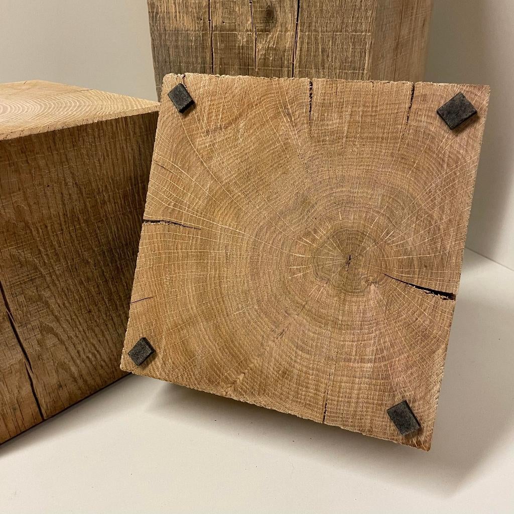 Handgemaakte winddroog eiken sokkels / zuilen – 20x20 cm, Huis en Inrichting, Woonaccessoires | Zuilen en Pilaren, Ophalen of Verzenden