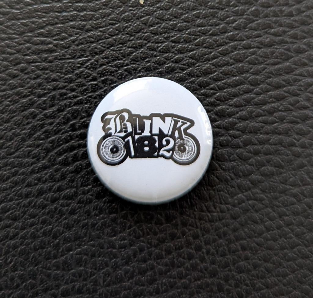 Blink 182 – 25 mm button – wit, Ophalen of Verzenden