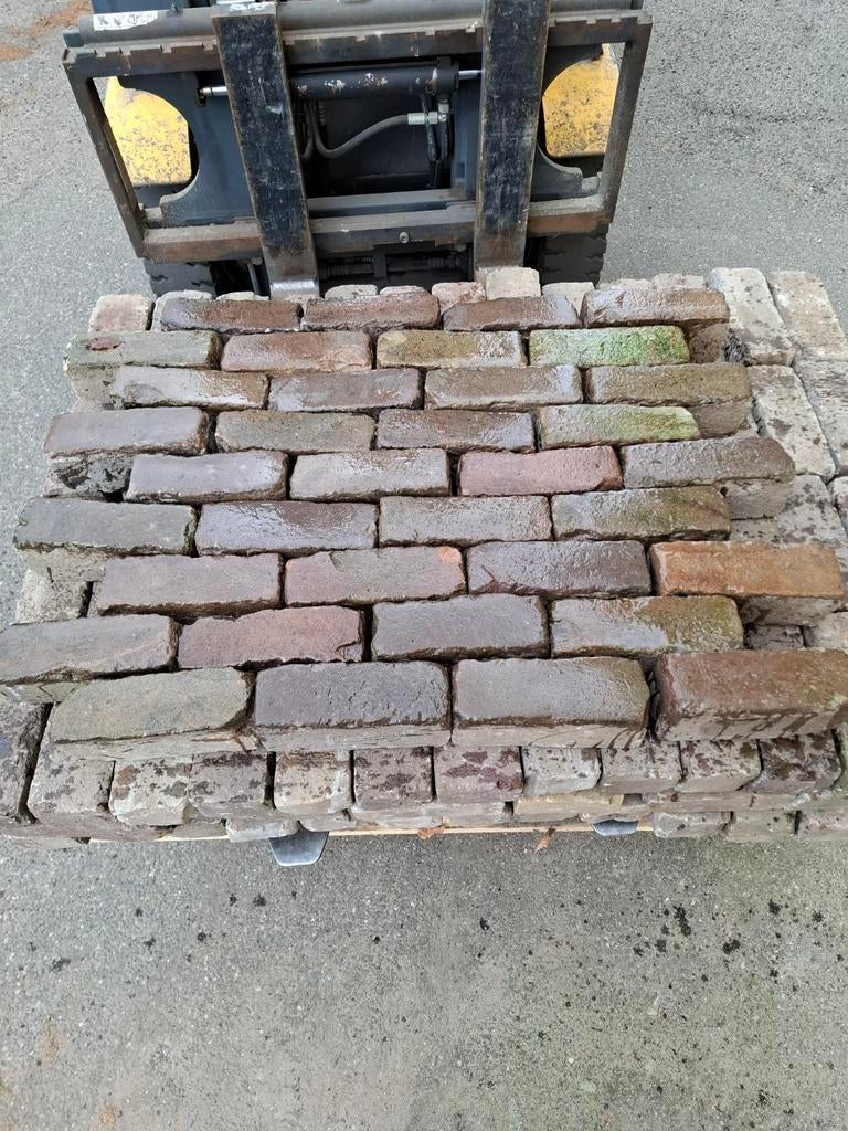 Oude gebakken dikformaat op pallets 50m2, Tuin en Terras, Tegels en Klinkers, Ophalen, Gebruikt, Keramiek, Klinkers