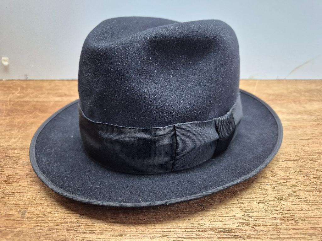 Vintage vilten hoed 'Royal' maat 57, zwart, Hoed, Ophalen of Verzenden, Royal, 57 cm (M, 7⅛ inch) of minder