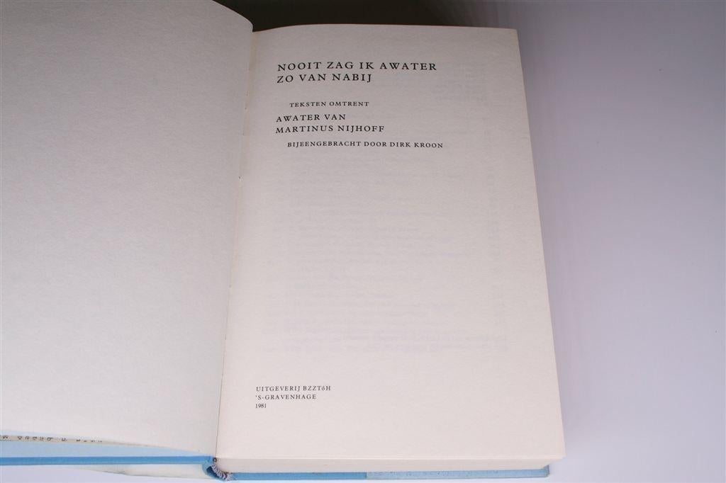 Martinus Nijhoff's Awater — Interpretaties en Analyses, Ophalen of Verzenden, Gelezen