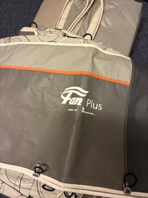 Isabella voortent G14., Ophalen, Zo goed als nieuw