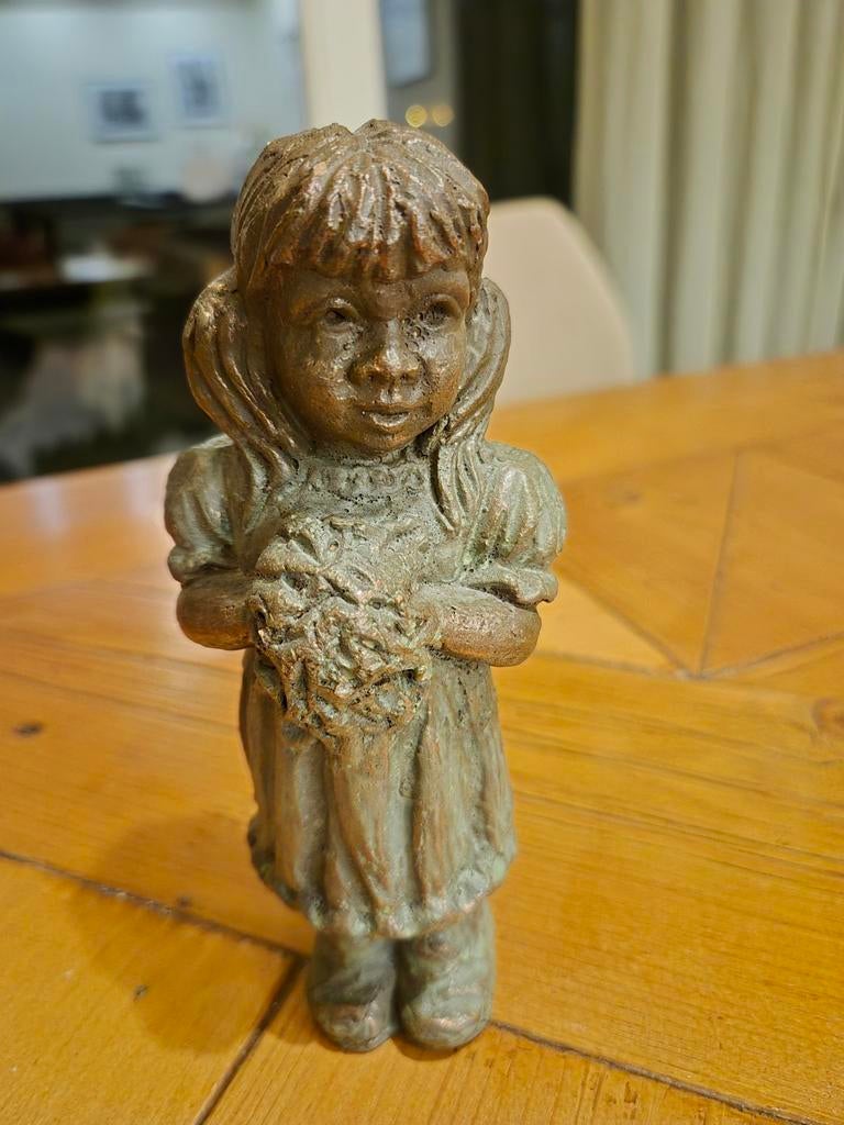 Beeldje Geert Kunen - Handgemaakt meisje 16 cm, Ophalen of Verzenden, Zo goed als nieuw, Mens