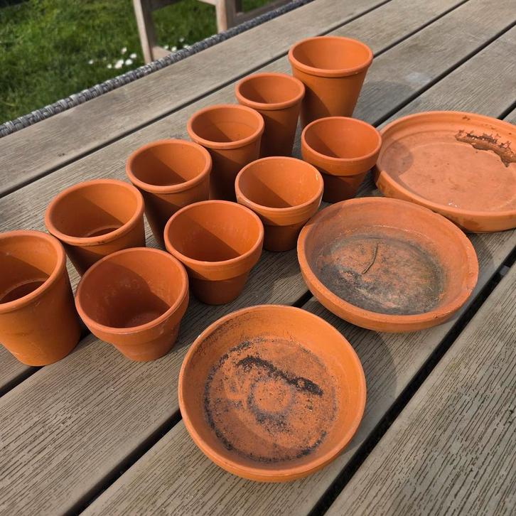 Terracotta kweekpotjes potten minipotjes, Tuin en Terras, Bloempotten, Zo goed als nieuw, Aardewerk, Binnen, Balkon, Tuin, Minder dan 40 cm