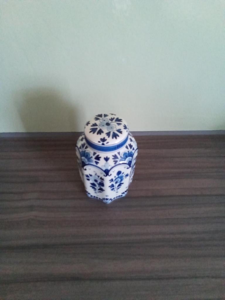 CHINEES GEMBER DEKSELPOTJE 
Delfs blauwe thee bus
Chinees, Ophalen of Verzenden