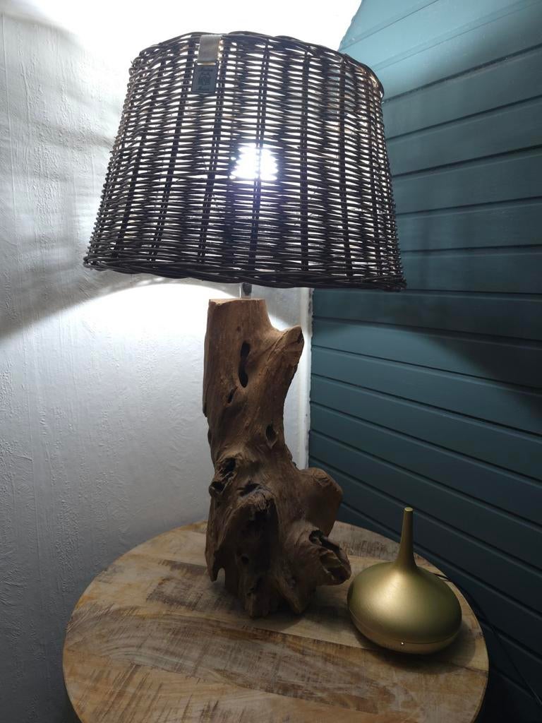 Riviera Maison Boomstam Lamp met Rotan Kap, Huis en Inrichting, Lampen | Tafellampen, 50 tot 75 cm, Landelijk, Riviera Maison