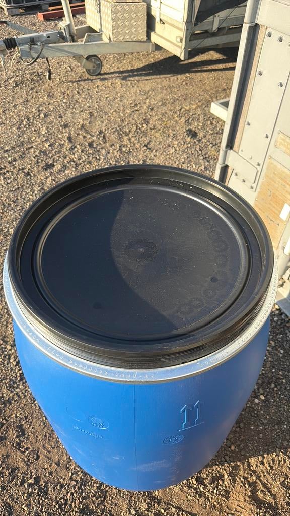 Nieuwe 220 liter tonnen/vaten, Ophalen, Nieuw, Z, Z
