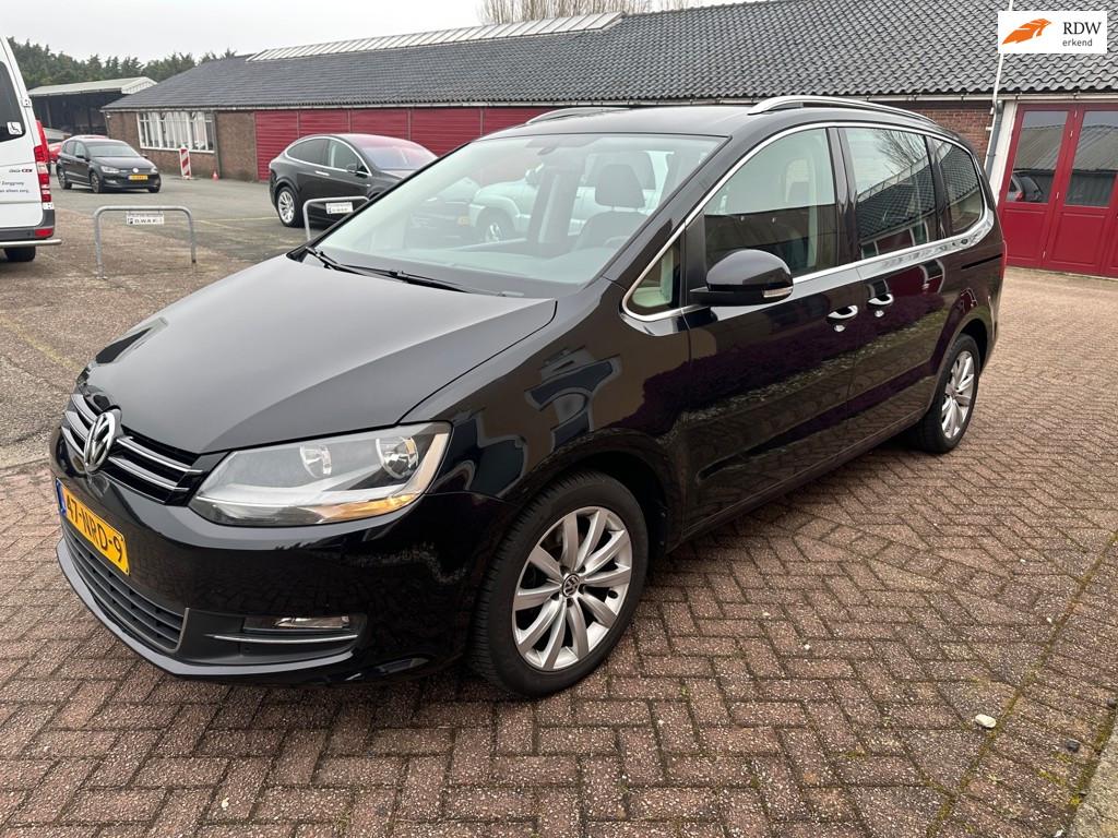 Volkswagen Sharan 1.4 TSI Highline 7p NAP LEER DEALER OH, Voorwielaandrijving, 4 cilinders, 150 pk, Zwart