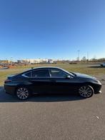 Lexus ES 300h Hybrid, zwart metallic, Euro 6, 4 cilinders, 2487 cc, 1655 kg