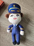 Knuffel piloot popje Emirates airlines, Ophalen of Verzenden, Nieuw, Overige typen