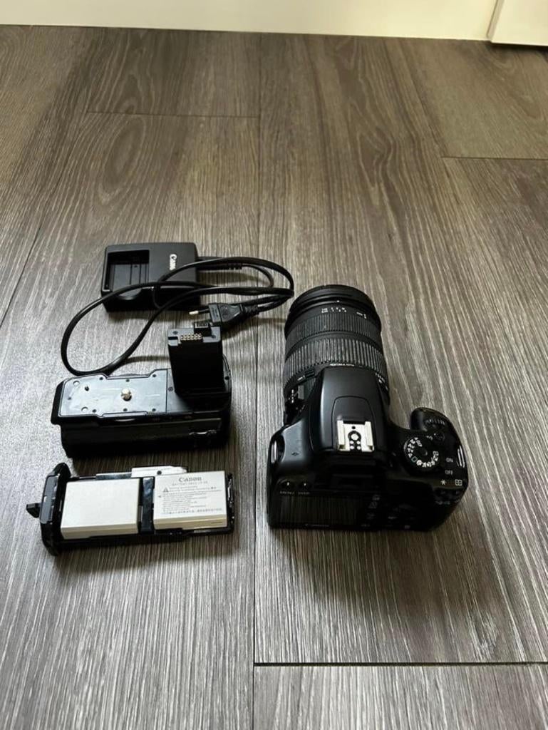 Canon EOS 1000D + Sigma 18-200mm lens en accessoires, Ophalen, Gebruikt, Spiegelreflex, Canon