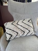 HK living kussen, Huis en Inrichting, Woonaccessoires | Kussens, Ophalen of Verzenden, Gebruikt, Beige, Rechthoekig