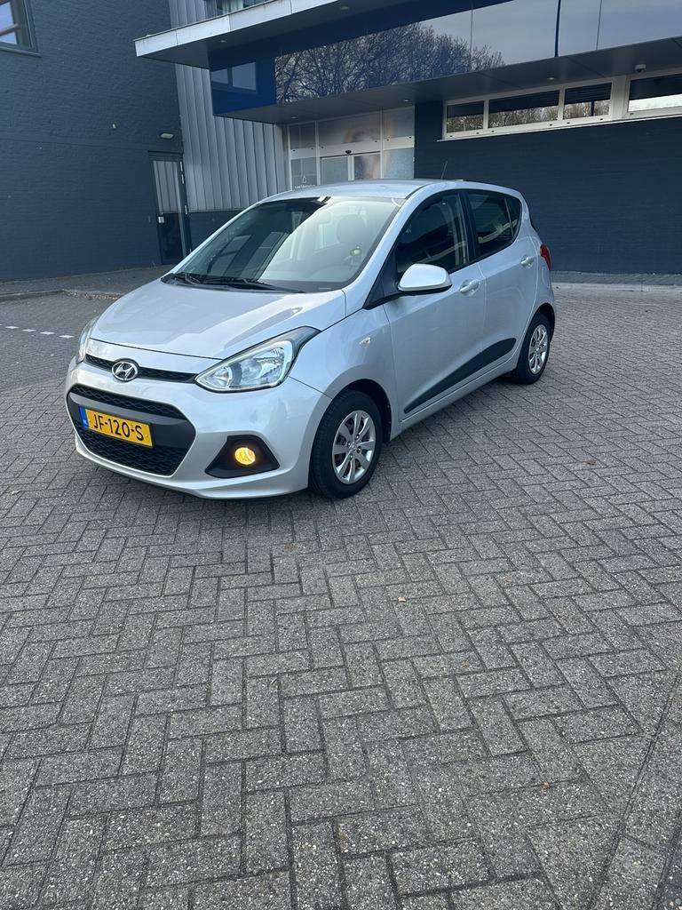 Hyundai i10 1.0 Motion- Comf. Grijs, Auto's, Hyundai, Voorwielaandrijving, 64 pk, Euro 6, 48 km/l
