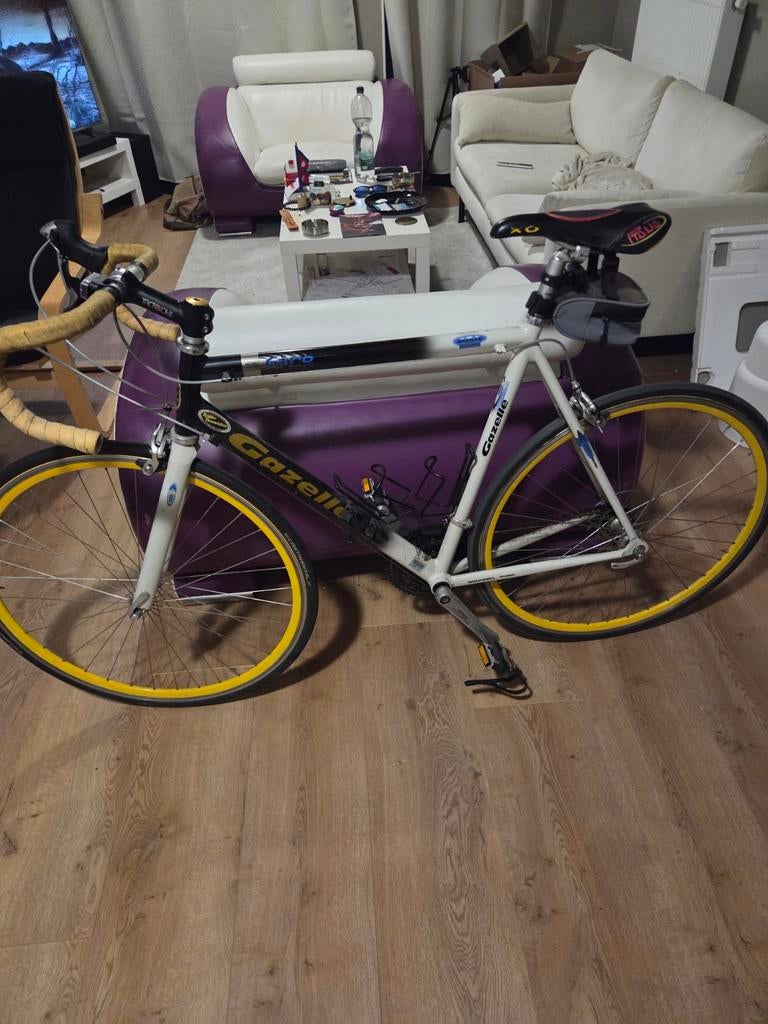 Gazelle racefiets met voor- en achterlicht, Fietsen en Brommers, Fietsen | Racefietsen, Ophalen of Verzenden, Gebruikt, Minder dan 10 versnellingen