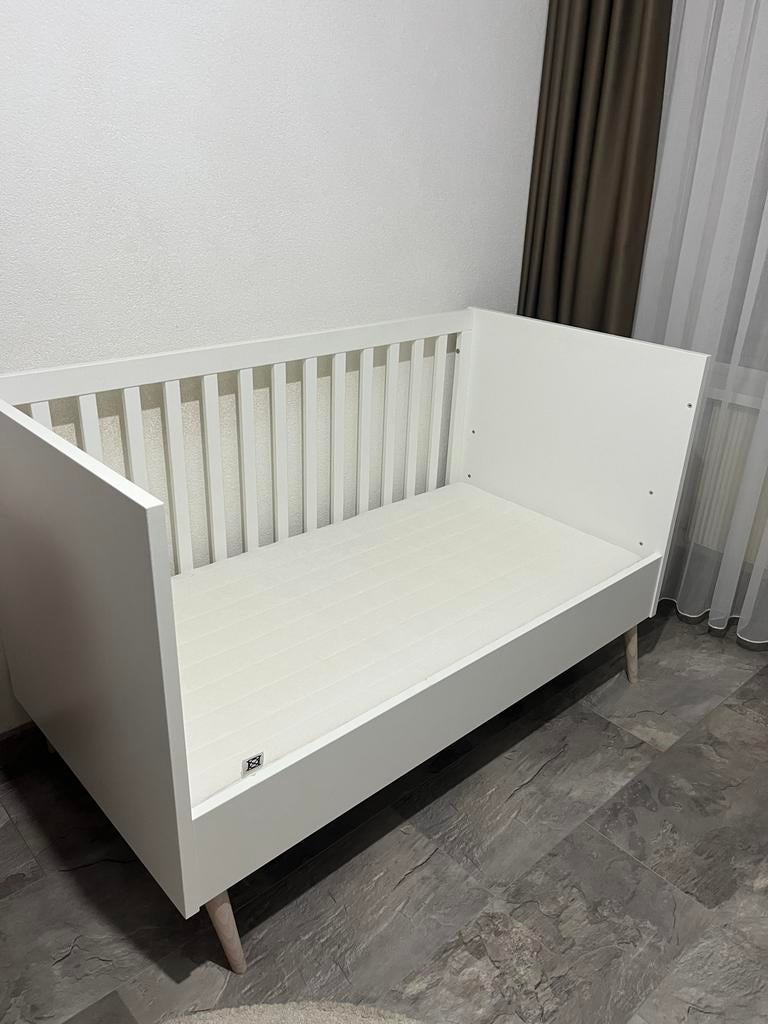 Kinderbed 145x75 cm met open zijkant en matras, 70 tot 85 cm, Zo goed als nieuw, Matras, 140 tot 160 cm