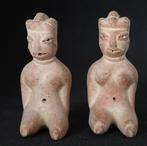 2 primitieve terracotta vrouwfiguren uit Z-Amerika, Ophalen of Verzenden
