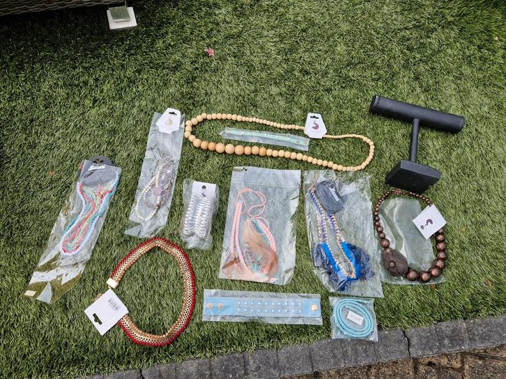 Partij handel Nieuwe Sieraden - 150st +-, Sieraden, Tassen en Uiterlijk, Kettingen, Nieuw, Overige materialen, Overige kleuren