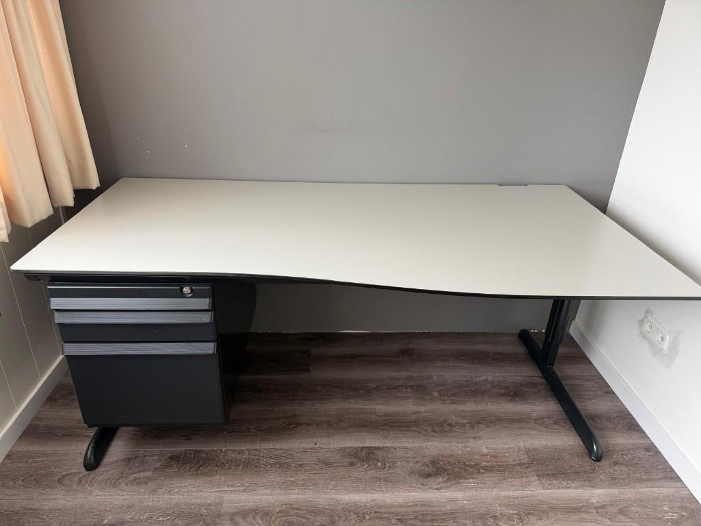 Buro, Ophalen, Gebruikt, 180 cm, Computerbureau