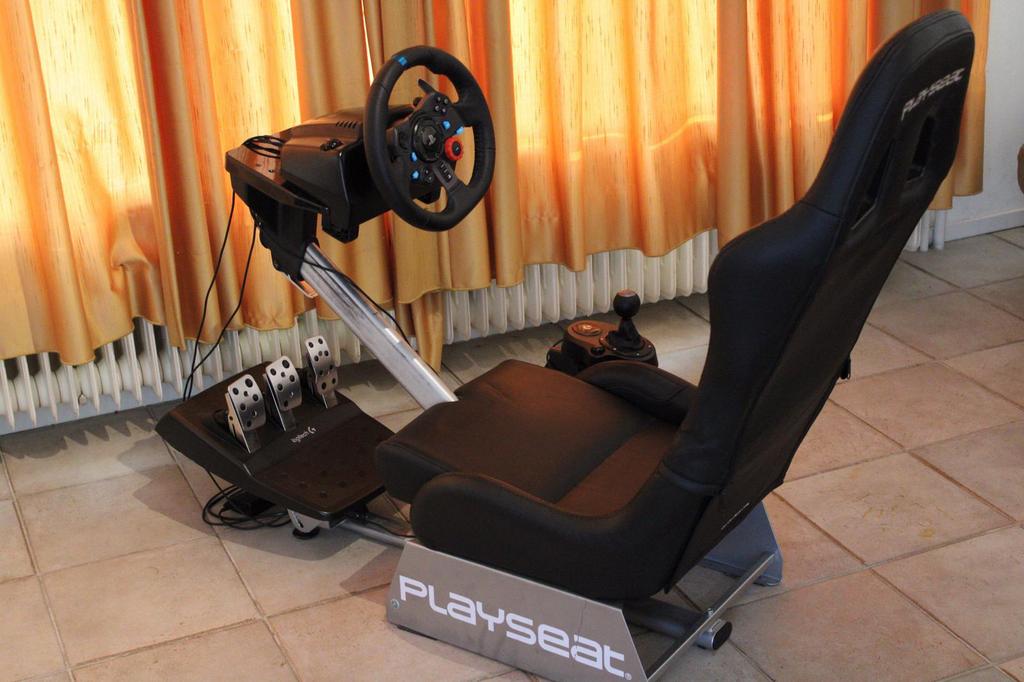 Dikke Racing SET PlaySeat + LogiTech G29 met schakelaar, Spelcomputers en Games, Spelcomputers | Sony PlayStation Consoles | Accessoires