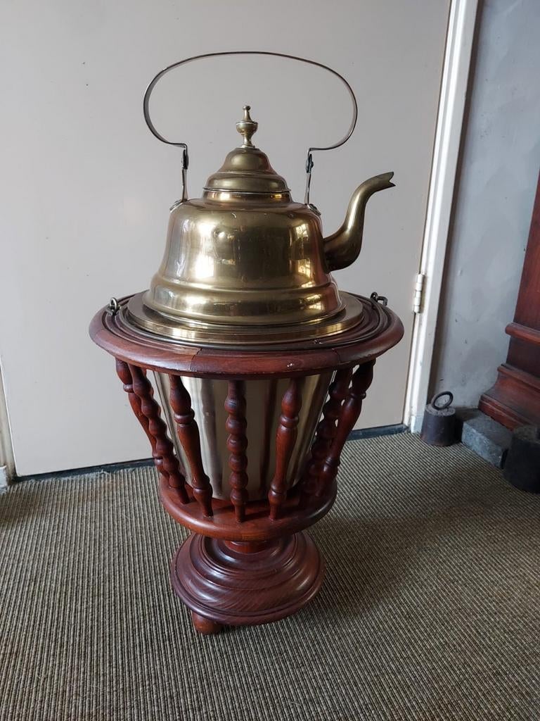 Antieke koperen theeketel met houten onderstel, Antiek en Kunst, Ophalen of Verzenden